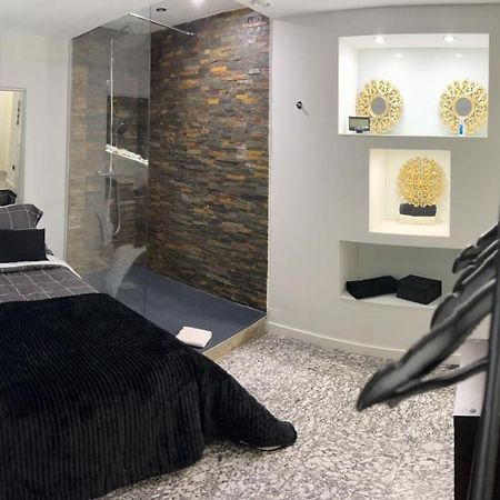 Modern Room With Indoor Shower Near The River - Quarto Moderno Com Duche Interior Proximo Da Ribeira Vila Nova de Gaia Exterior foto