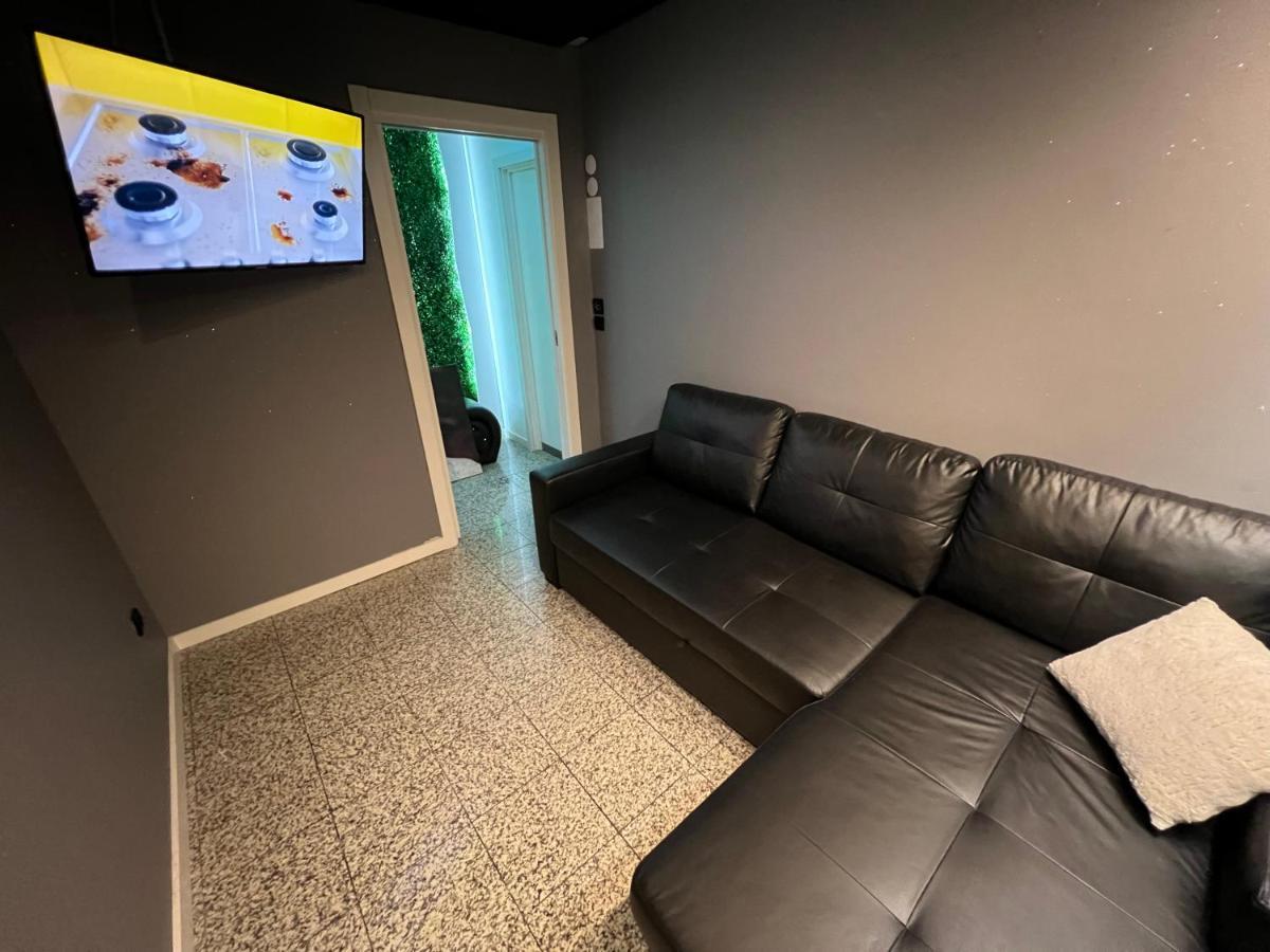 Modern Room With Indoor Shower Near The River - Quarto Moderno Com Duche Interior Proximo Da Ribeira Vila Nova de Gaia Exterior foto